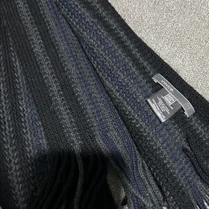 Vince. Men's Scarf in Black, Blue and Gray.